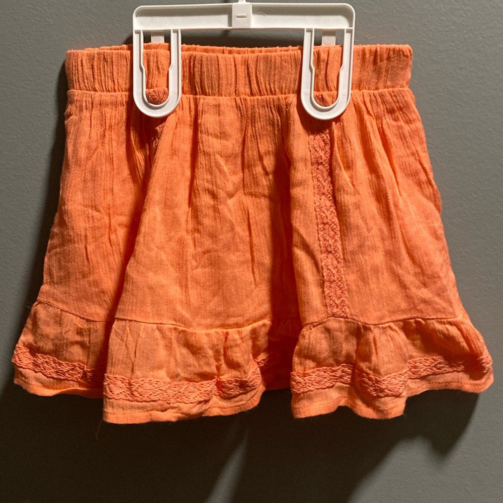 BRAND NEW GIRLS SKIRT SIZE 8! NWT. SMOKE FREE HOME!